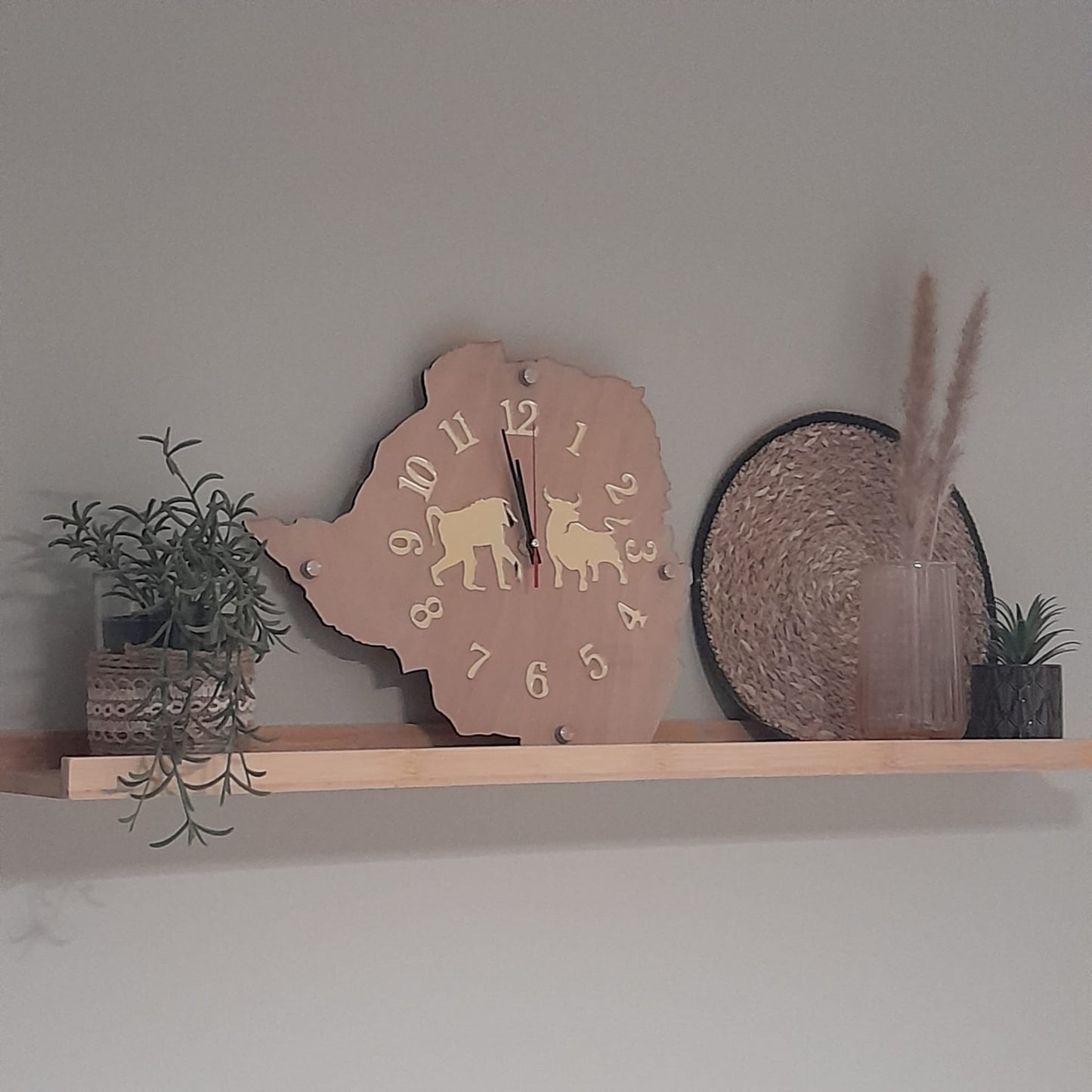 DISPLAY & WONDER Zimbabwe Map with Couple’s Totems | Personalised Mirror Acrylic Plaque